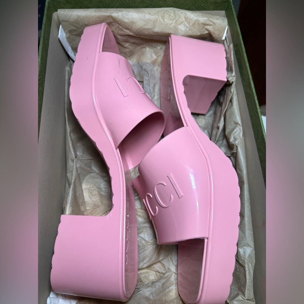 Pink Gucci rubber slides